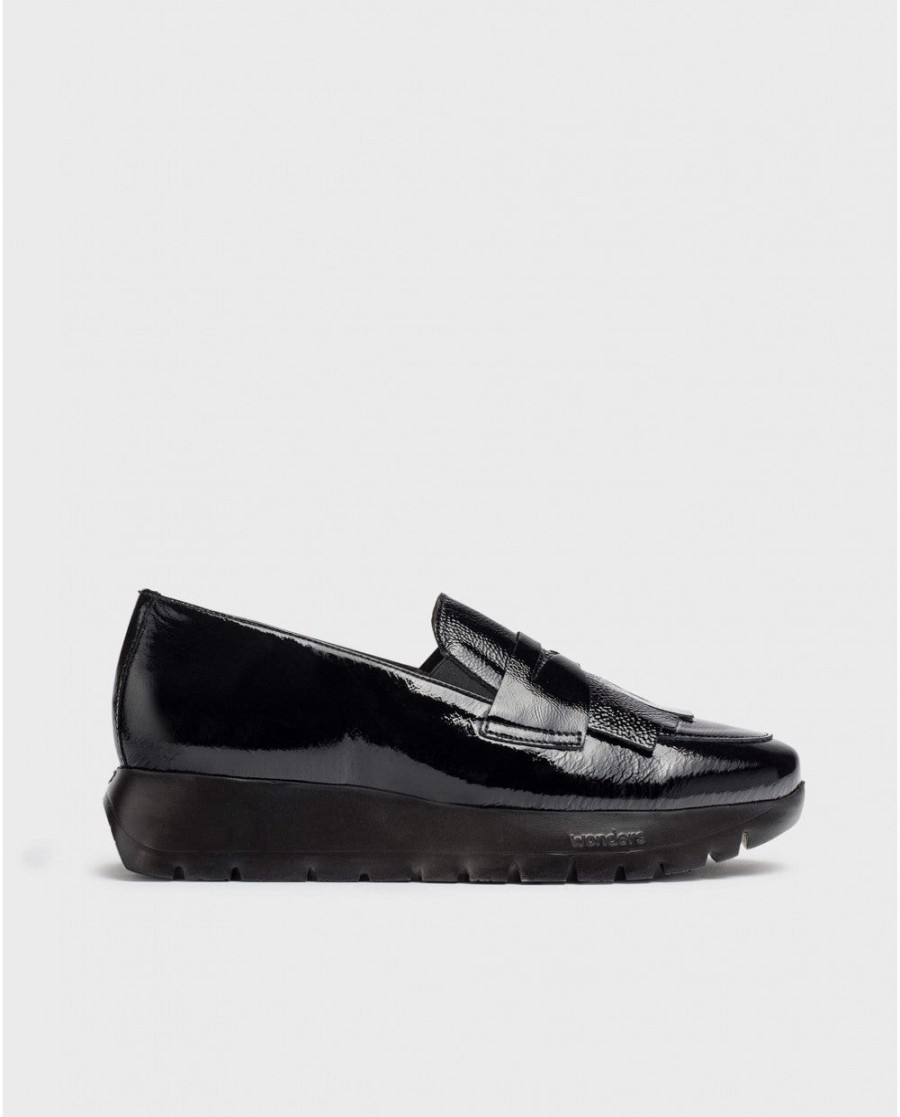 Wonders Black Materia Moccasin Wonders